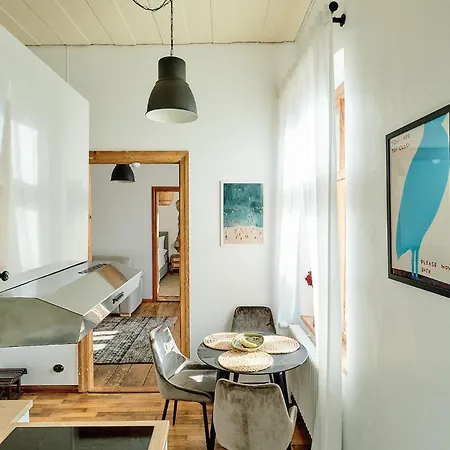 Your Lutsu Lux Retro Prime Spot * Viljandi (Viljandimaa)