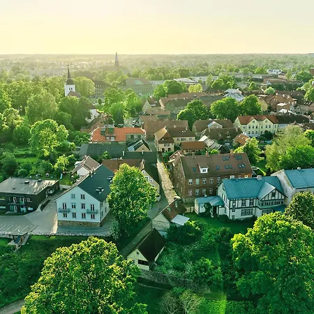 Your Lutsu Lux Retro Prime Spot Korter